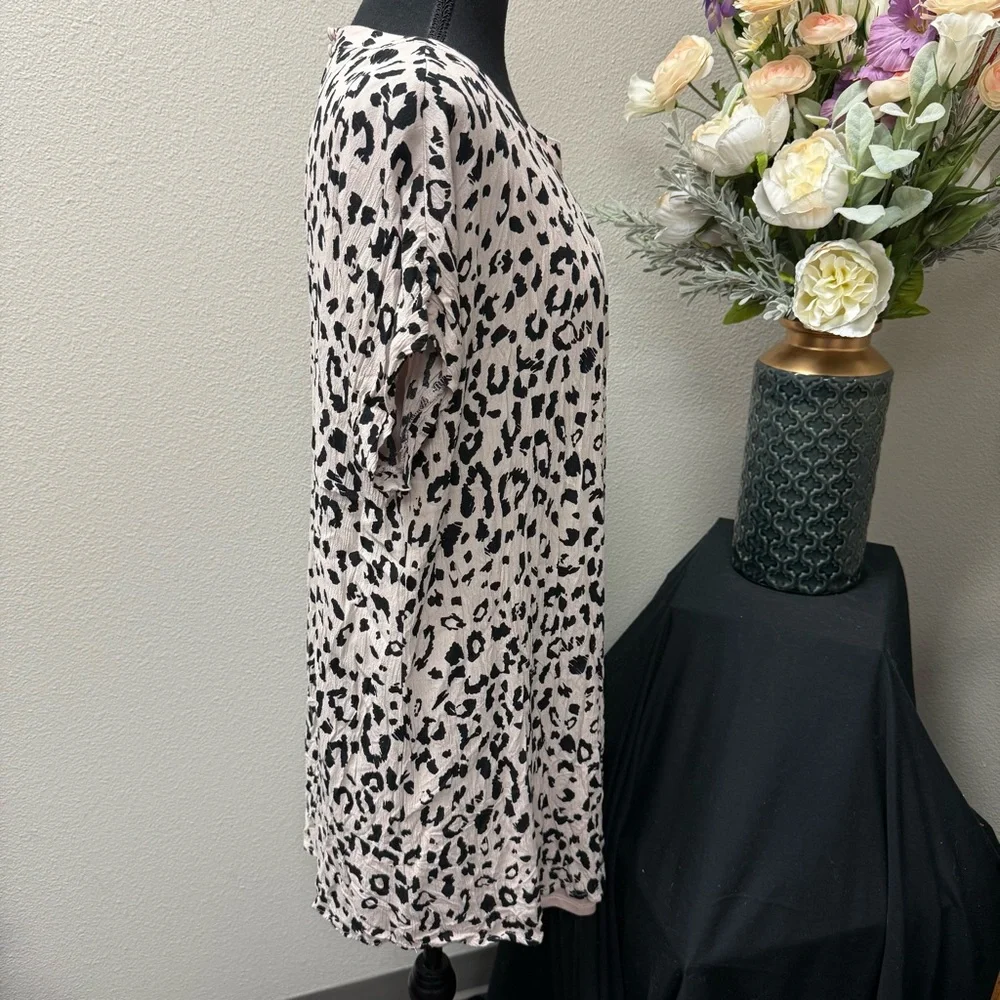 Andrée by Unit Blush Leopard Print Pleated Tunic Top Short Sleeve Large - Picture 4 of 7